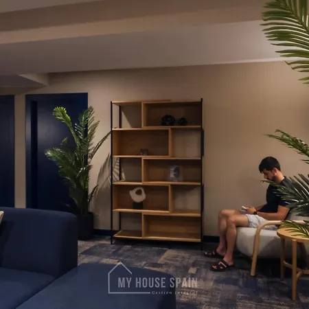 By Myhousespain מלון גיחון