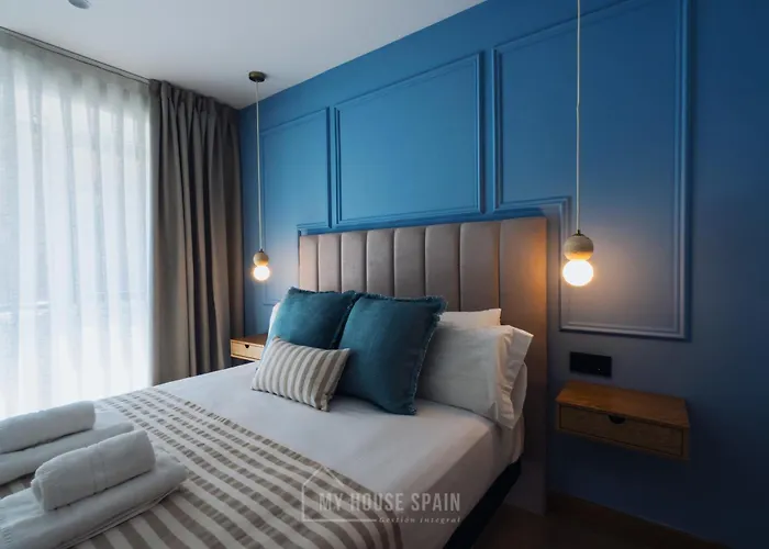 מלון By Myhousespain 2*