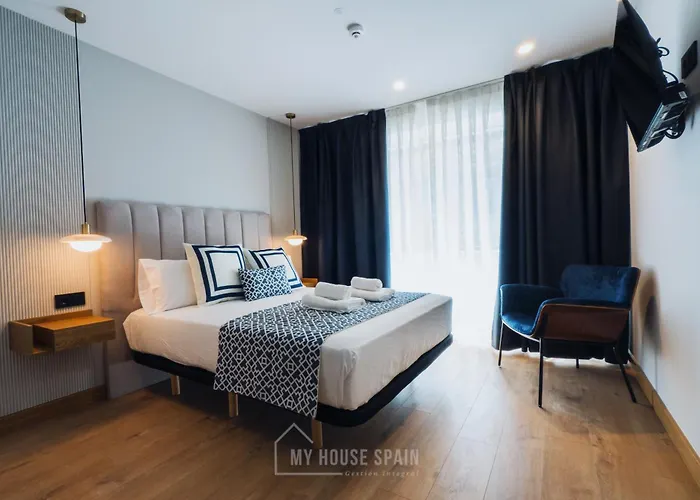 By Myhousespain מלון 2*